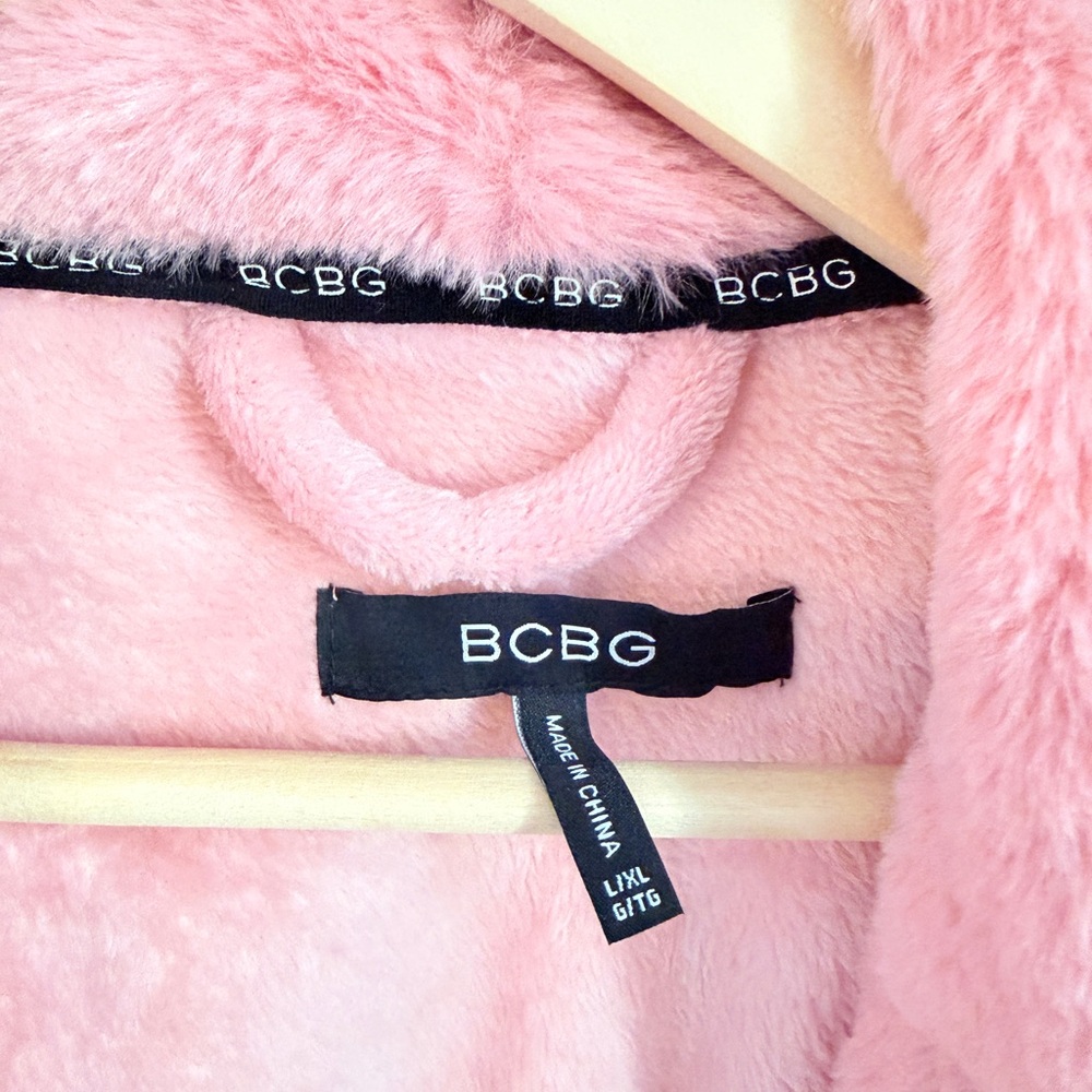 BCBG Soft Pink Plush Robe,size L/XL - Picture 4 of 5